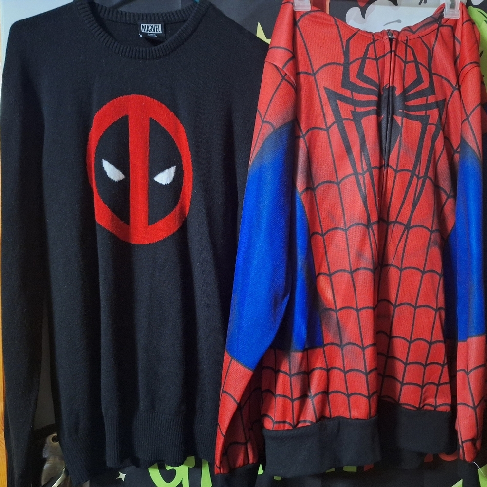 Hot Topic-Marvel Size L Deadpool  & Red Graphic Spider Web Hoodie Size XL